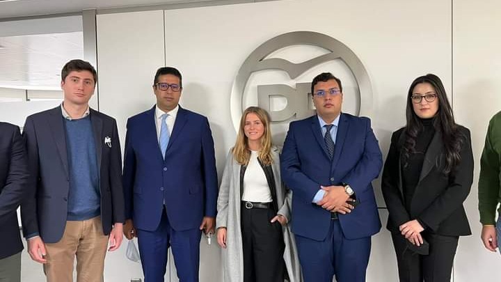 الشبيبة الاستقلالية تجتمع بمدريد مع شخصيات سياسية إسبانية