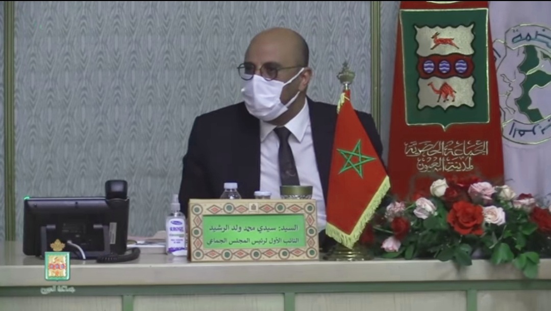 شاهد تصويت أعضاء جماعة العيون على قرار منع “غاز البوطان” (فيديو)