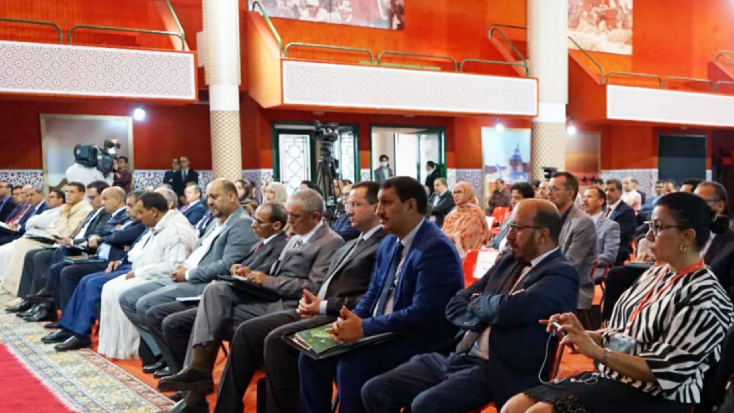 حضور النعيمي ولبيهي ومولاي براهيم بأشغال الحوار المجالي للتراب المنظم بالعيون