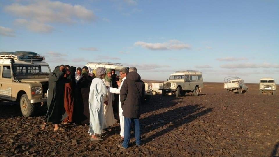 عاجل: نزوح جماعي لمُلّاك سيارات “لاندروفر” خارج مدينة السمارة (صور)