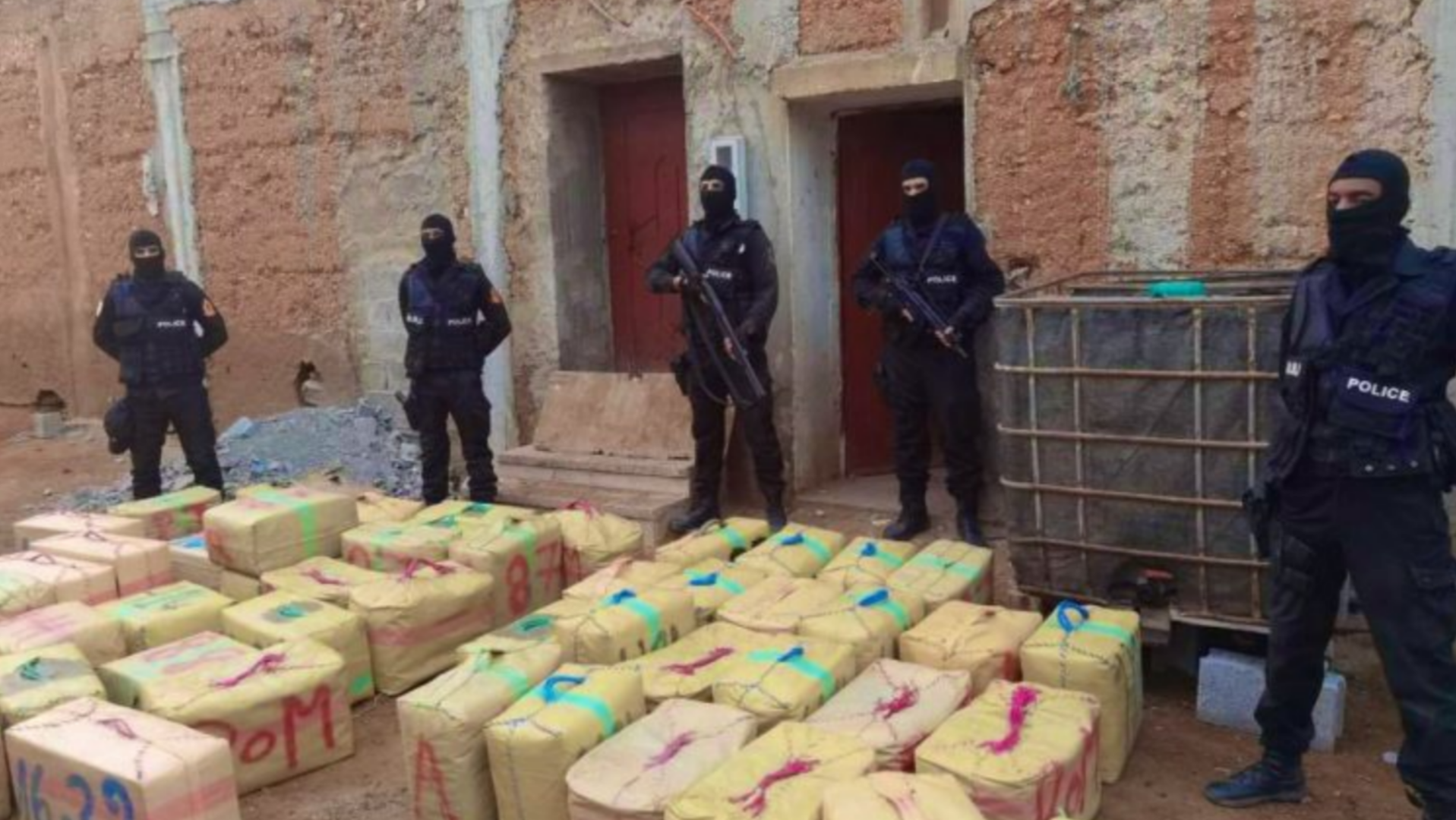 بلاغ: تفكيك شبكة للتهريب الدولي وحجز معدات وأليات بكلميم