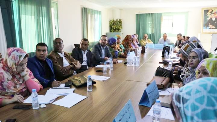 لقاء تواصلي مع المجمتع المدني حول برنامج عمل جماعة العيون (صور)