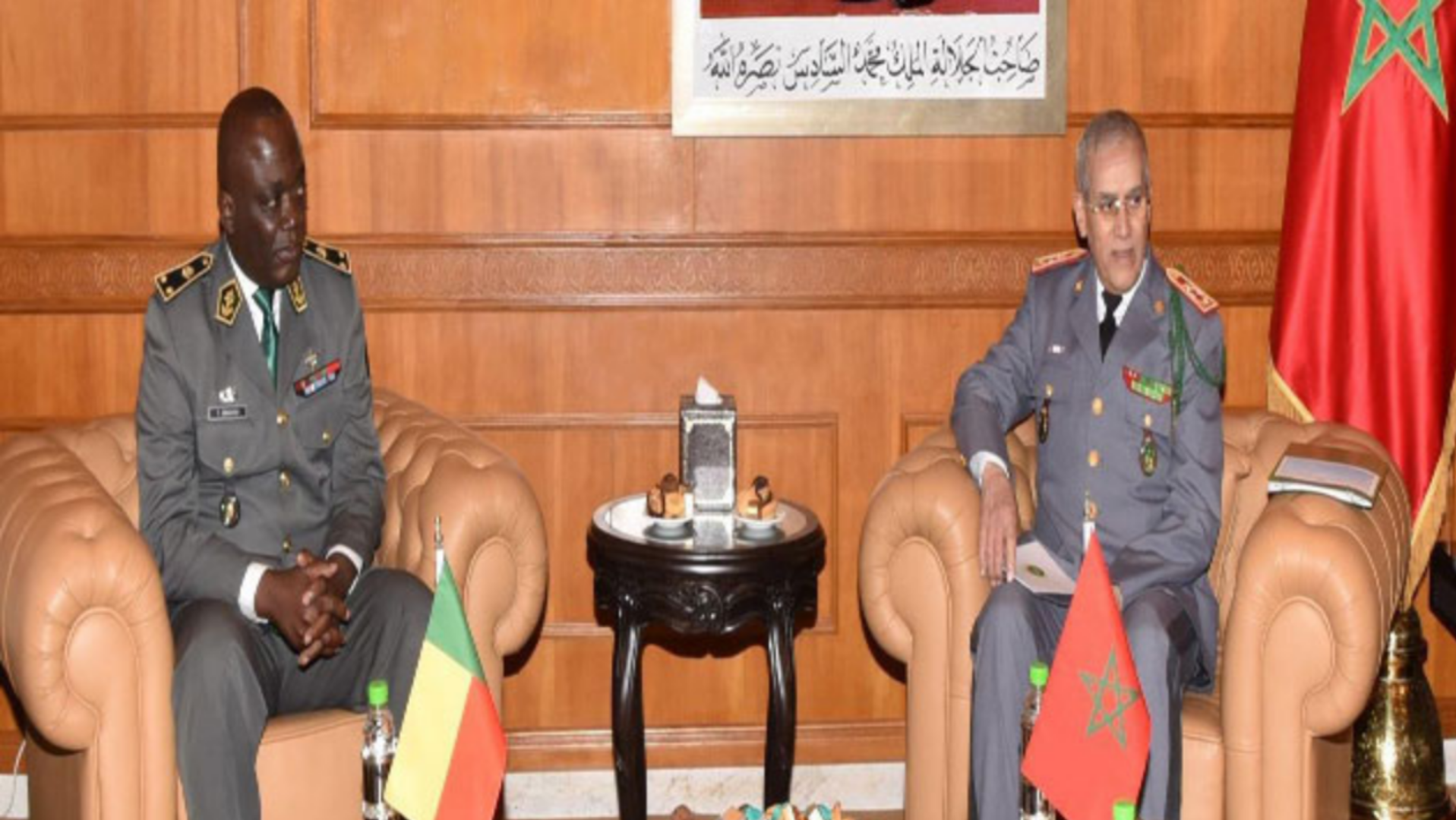 قائد المنطقة الجنوبية يستقبل مسؤول عسكري بالبنين