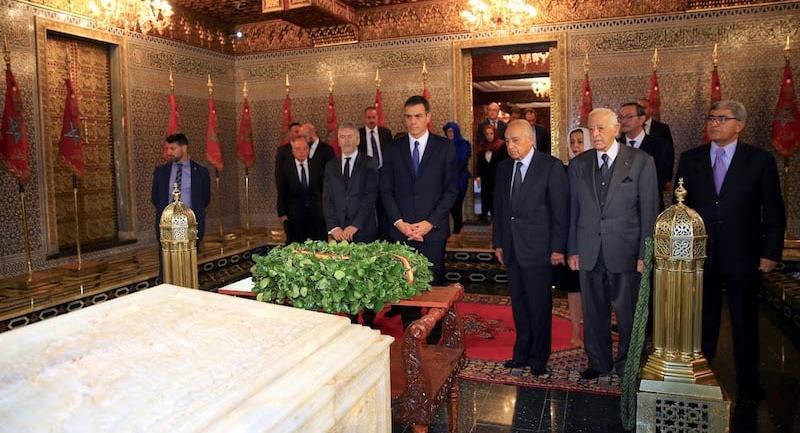 بيدرو سانشيز يزور ضريح محمد الخامس