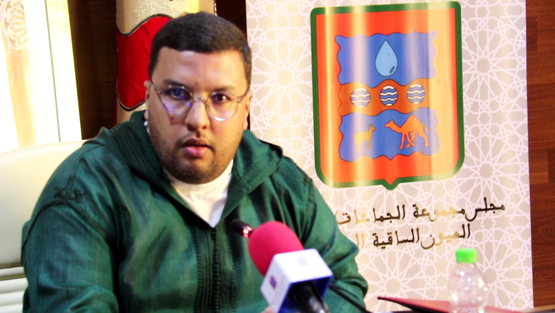 في مداخلة نارية..منصور لمباركي ينتقد بشدة وضعية قطاع الماء بالعيون (فيديو)