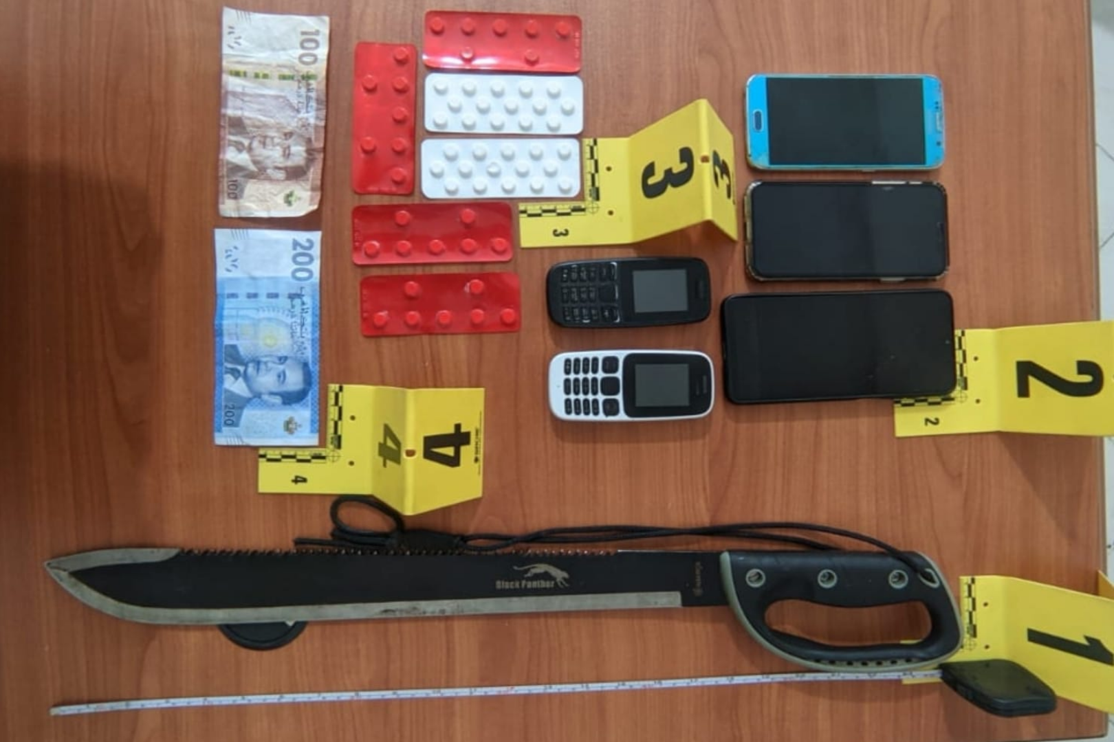 توقيف شخصين بحوزتهما 57 قرص مهلوس.بمدخل بوجدور