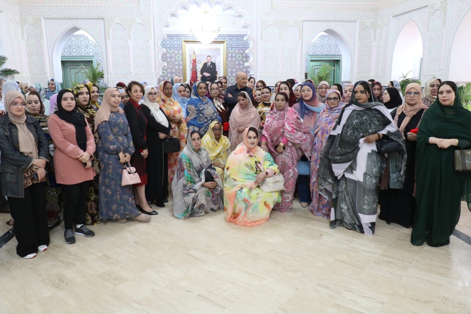 في يومهن العالمي..ولد الرشيد يكرم موظفات جماعة العيون (صور)