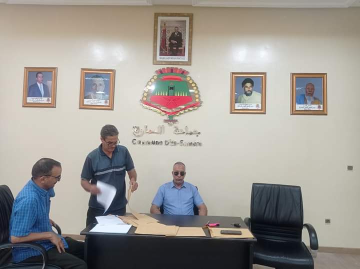 على غرار جماعة العيون..بلدية السمارة تنصب صور رؤساءها السابقون