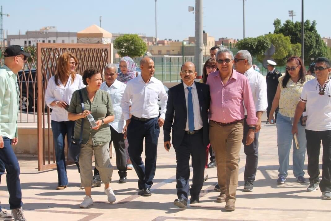 تفاصيل جولة أعضاء برلمان أمريكا الوسطى حول منشآت العيون (صور)