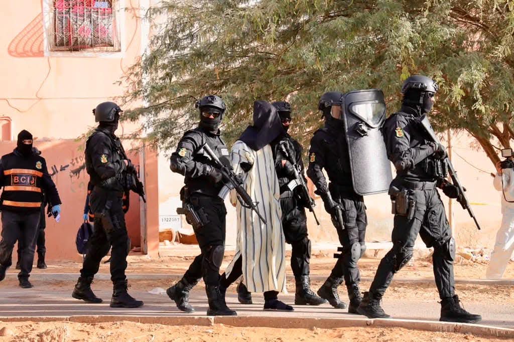 توقيف 12 متطرفا في تسعة مدن من بينها العيون وإحباط مخطط إرهابي بالغ الخطورة
