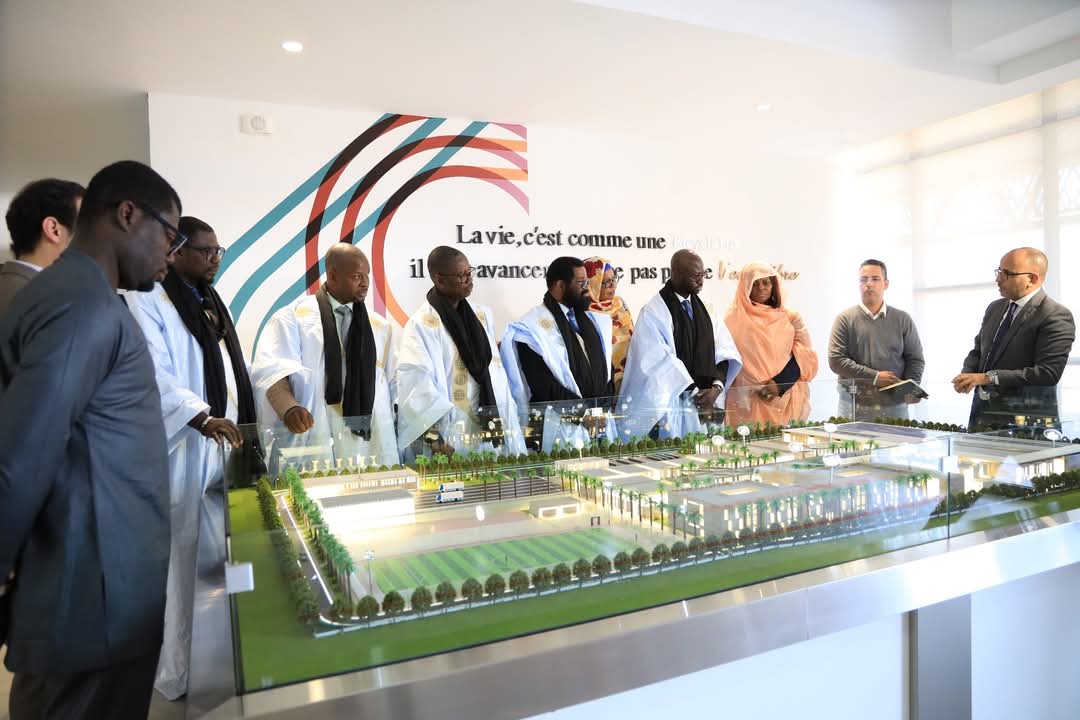 وفد برلماني من غانا يزور العيون لتعزيز التعاون الثنائي مع المغرب (صور)