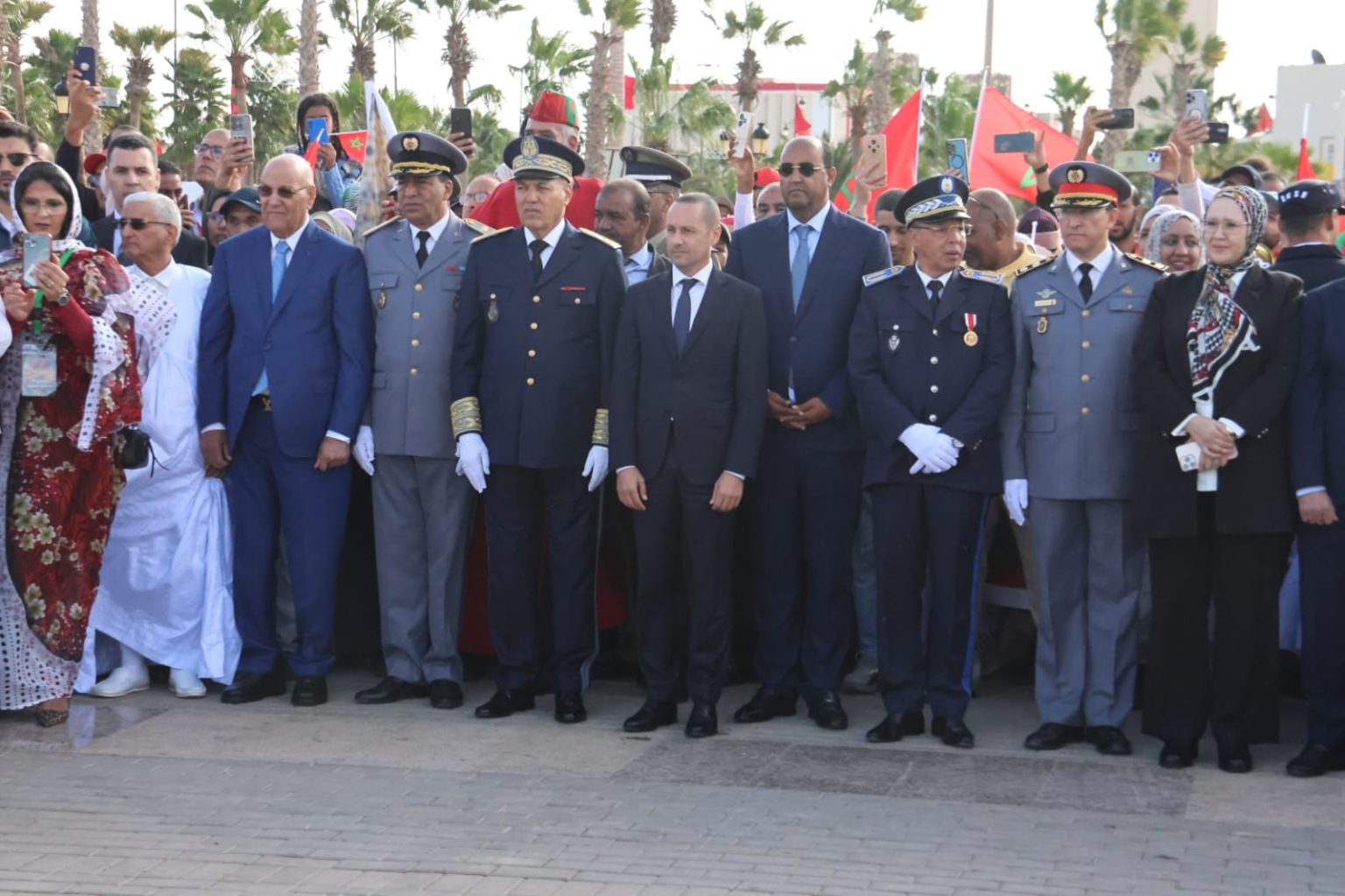 العيون: مراسيم تحية العلم بساحة المشور تخليداً للذكرى الخمسين للمسيرة الخضراء (صور)