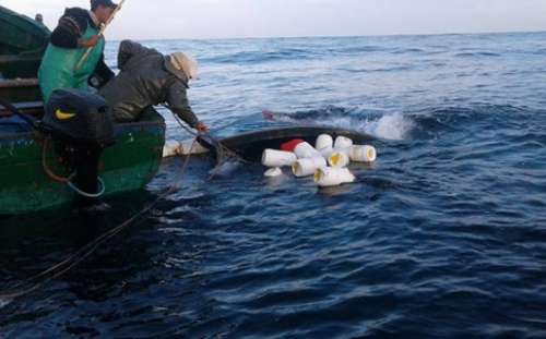 مصرع بحّارين شقيقين في حادث غرق قارب للصيد التقليدي بقرية الصيد “انترفت”